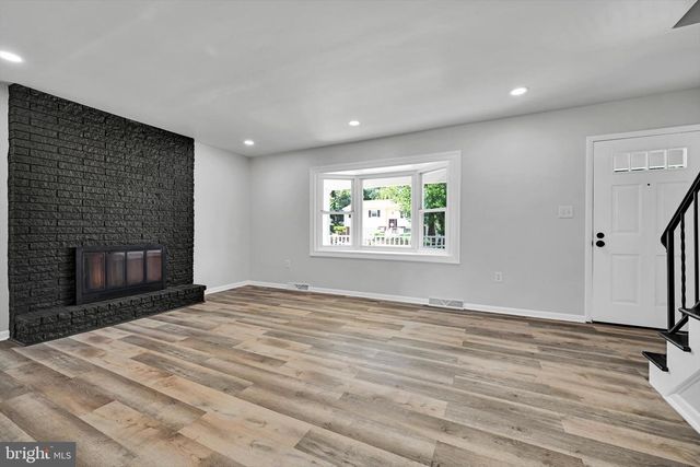 143 S OAK ST, Lititz, PA 17543