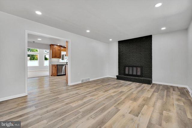 143 S OAK ST, Lititz, PA 17543