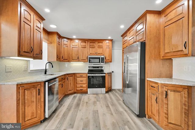 143 S OAK ST, Lititz, PA 17543
