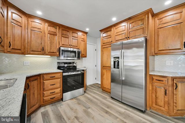 143 S OAK ST, Lititz, PA 17543