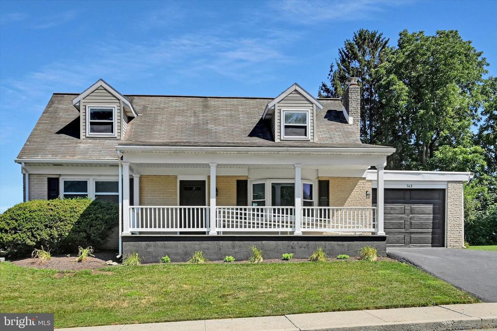 143 S OAK ST, Lititz, PA 17543