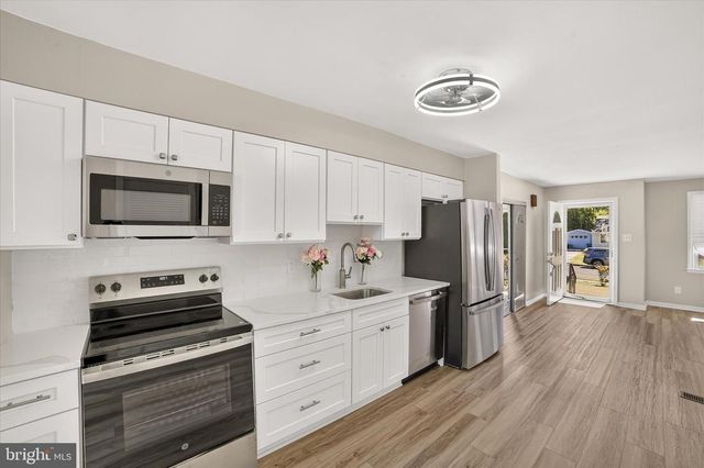 518 CARVER CT, Lawnside, NJ 08045