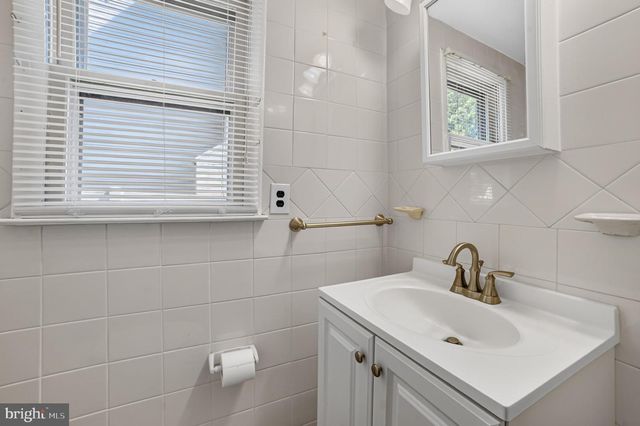 518 CARVER CT, Lawnside, NJ 08045