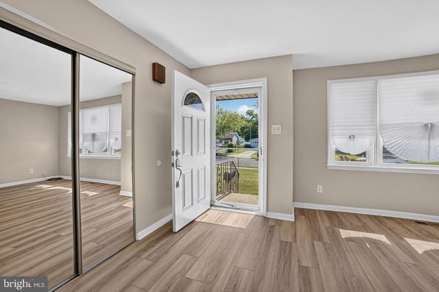 518 CARVER CT, Lawnside, NJ 08045