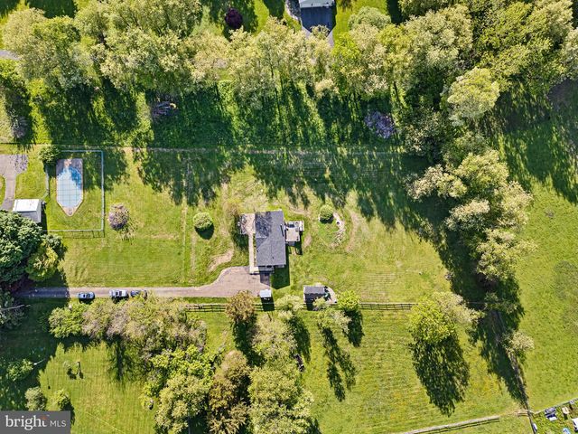 1813 TWIN HOUSE RD, Oxford, PA 19363
