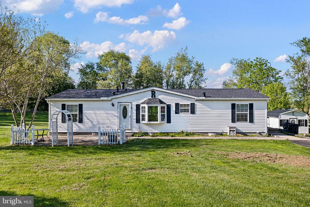 1813 TWIN HOUSE RD, Oxford, PA 19363