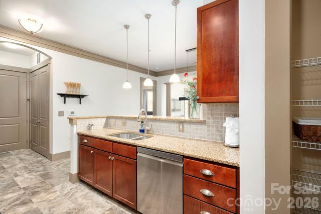 42 Schenck Parkway B08, Asheville, NC 28803
