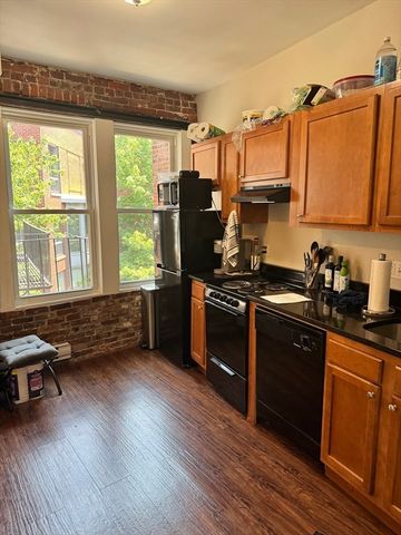 115 Salem St 10, Boston, MA 02113