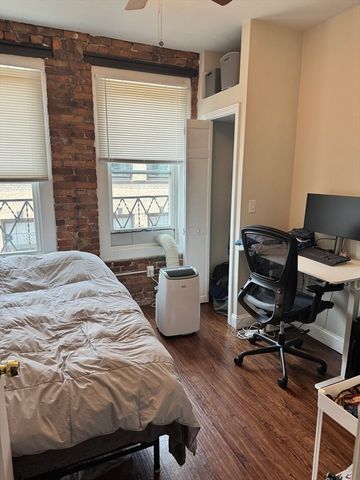 115 Salem St 10, Boston, MA 02113