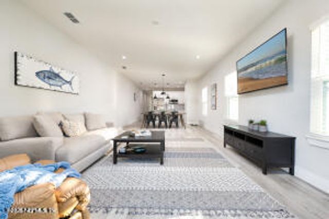 817 7TH Avenue S, Jacksonville Beach, FL 32250