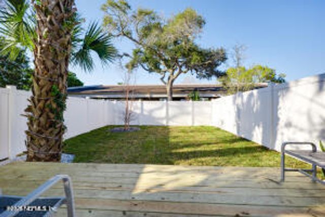 817 7TH Avenue S, Jacksonville Beach, FL 32250