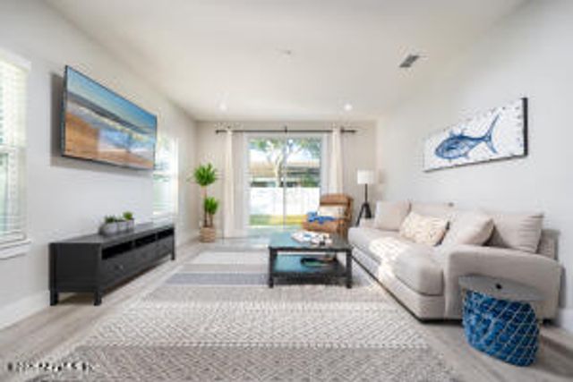 817 7TH Avenue S, Jacksonville Beach, FL 32250