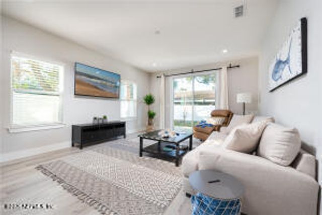 817 7TH Avenue S, Jacksonville Beach, FL 32250