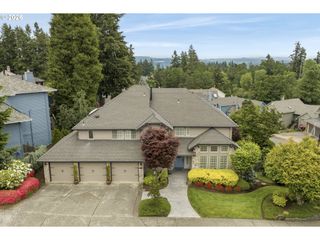 1960 SUNBURST Ter, West Linn, OR 97068