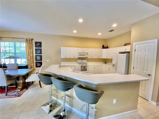 15590 Vallecas LN, Naples, FL 34110