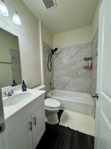 121 English Oak ST, Georgetown, TX 78626