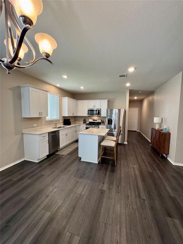 121 English Oak ST, Georgetown, TX 78626