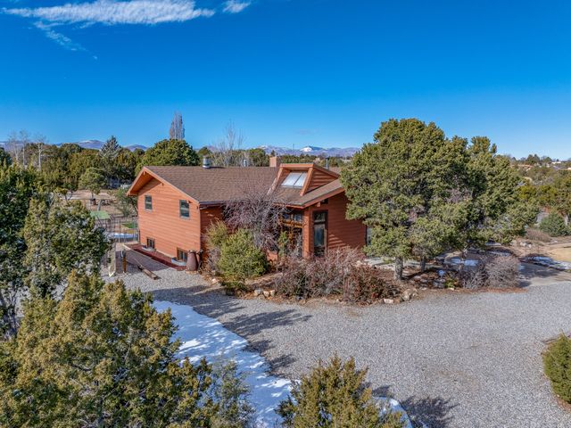 129 Piedra Loop, White Rock, NM 87547