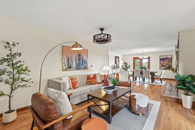 129 Piedra Loop, White Rock, NM 87547