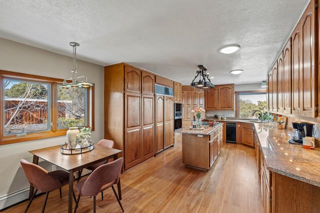 129 Piedra Loop, White Rock, NM 87547