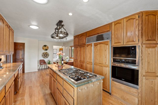 129 Piedra Loop, White Rock, NM 87547