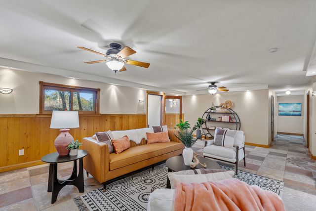 129 Piedra Loop, White Rock, NM 87547