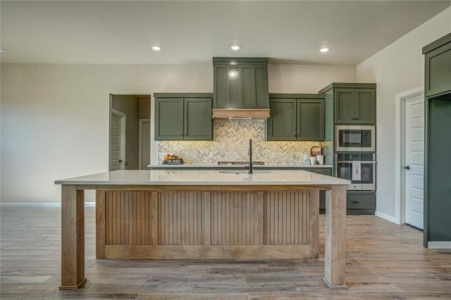 240 Meadowlark Lane, Blanchard, OK 73010