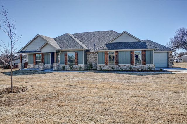 240 Meadowlark Lane, Blanchard, OK 73010