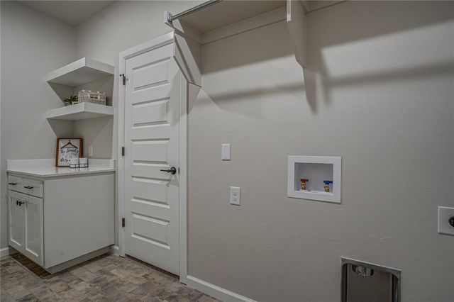 240 Meadowlark Lane, Blanchard, OK 73010