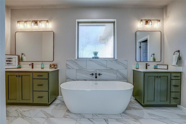 240 Meadowlark Lane, Blanchard, OK 73010