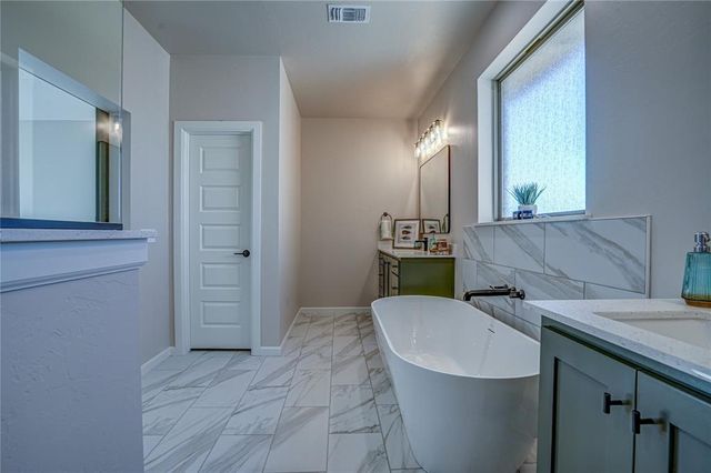 240 Meadowlark Lane, Blanchard, OK 73010