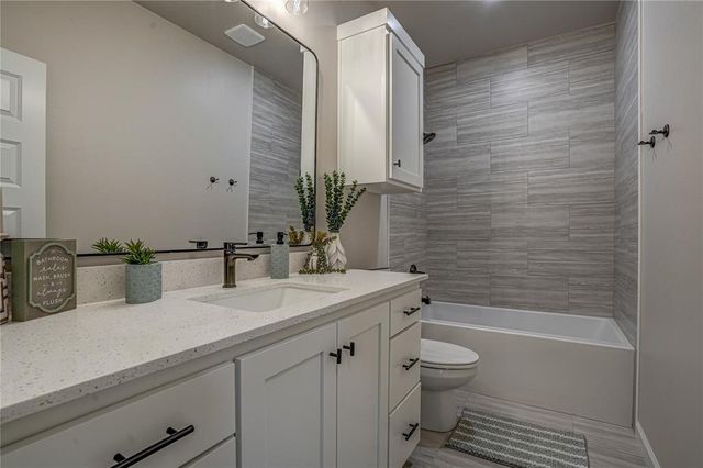 240 Meadowlark Lane, Blanchard, OK 73010