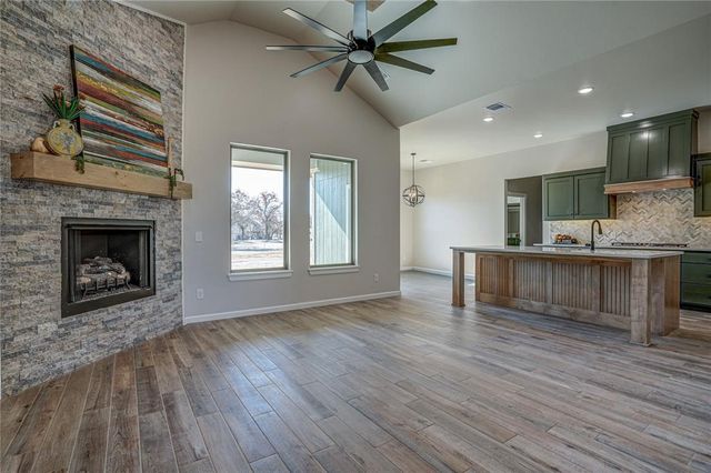 240 Meadowlark Lane, Blanchard, OK 73010