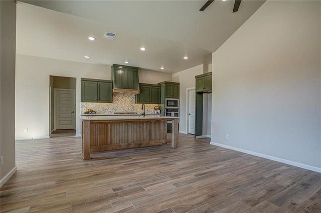 240 Meadowlark Lane, Blanchard, OK 73010