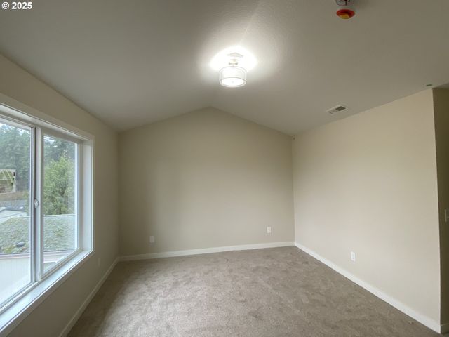 195 W 8th St, Lafayette, OR 97127