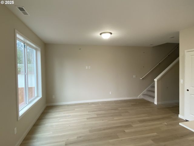 195 W 8th St, Lafayette, OR 97127