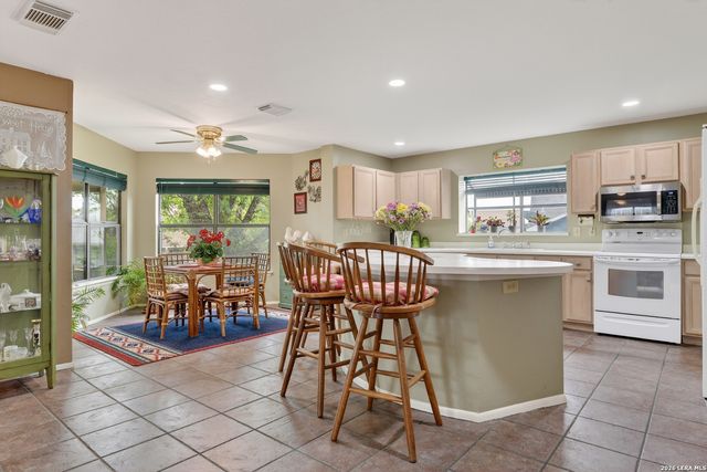 11002 Forest Breeze, Live Oak, TX 78233