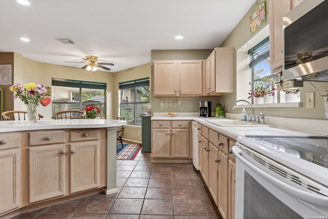 11002 Forest Breeze, Live Oak, TX 78233