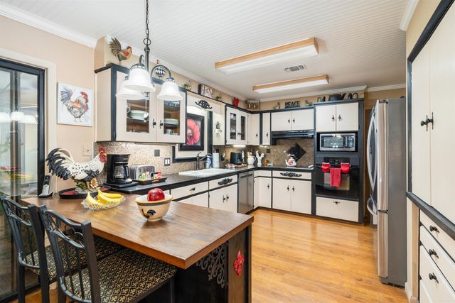 17 Castillo Lane, Hot Springs, AR 71909