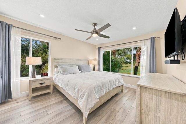 1111 DUNCAN Circle 202, Palm Beach Gardens, FL 33418