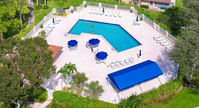 1111 DUNCAN Circle 202, Palm Beach Gardens, FL 33418