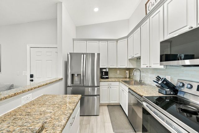 1111 DUNCAN Circle 202, Palm Beach Gardens, FL 33418