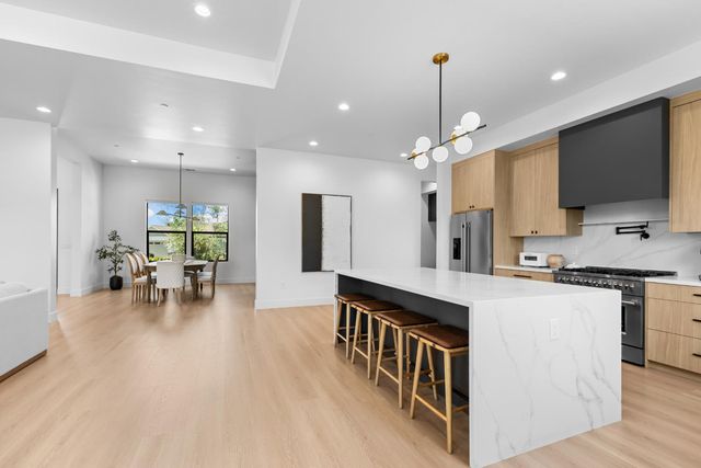 4031 Della Ct, Rocklin, CA 95677