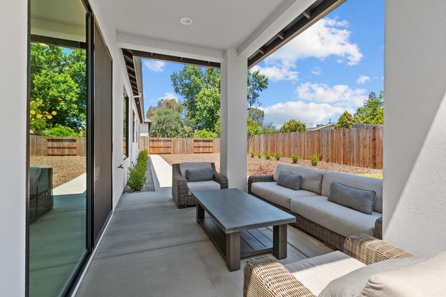4031 Della Ct, Rocklin, CA 95677