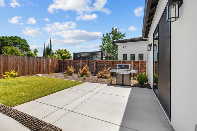 4031 Della Ct, Rocklin, CA 95677