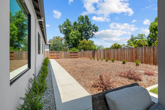 4031 Della Ct, Rocklin, CA 95677