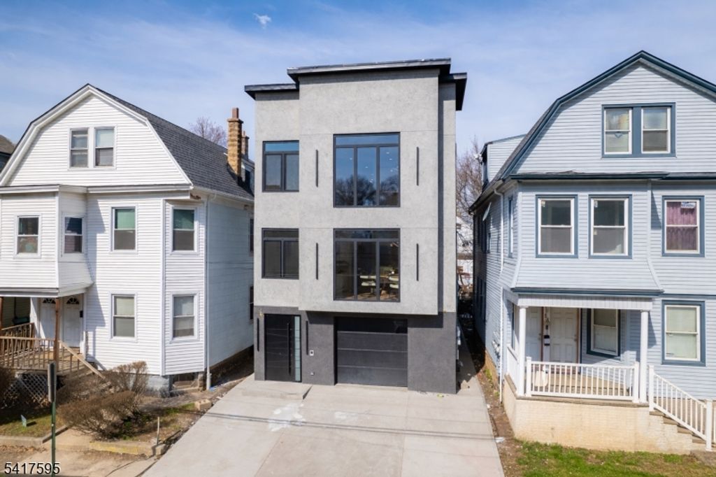 Image 1 of property listing at 31 Grace St, Irvington Twp., NJ 07111