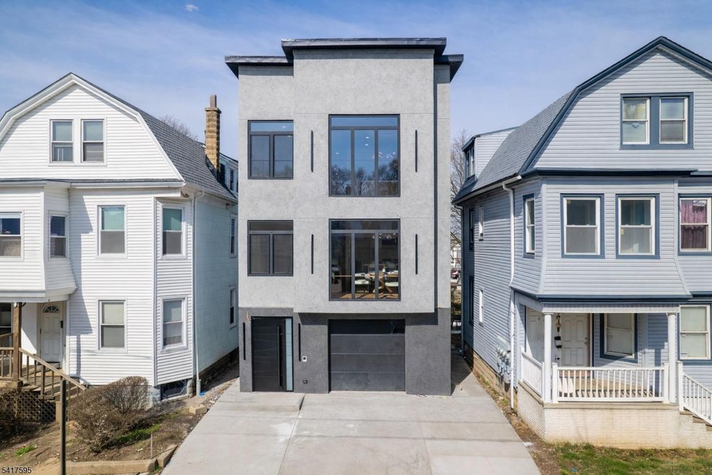 Image 2 of property listing at 31 Grace St, Irvington Twp., NJ 07111