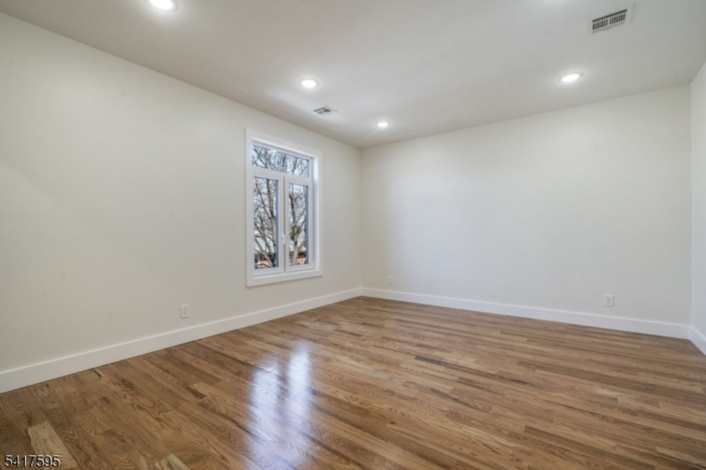 Image 12 of property listing at 31 Grace St, Irvington Twp., NJ 07111