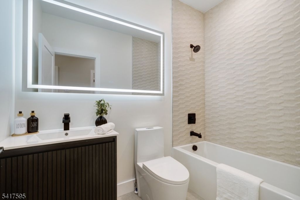 Image 18 of property listing at 31 Grace St, Irvington Twp., NJ 07111